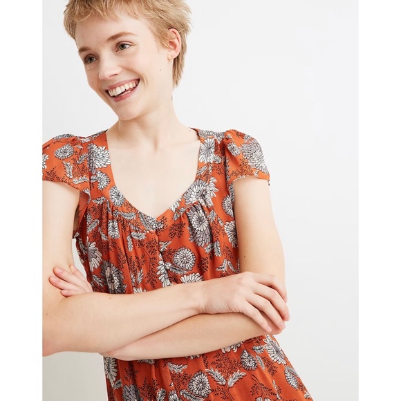 Madewell Sheer-Sleeve Button-Front Midi Dress in Gathered Blooms - Picture 4 of 14